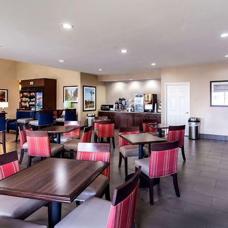 Comfort Suites University Линкольн Экстерьер фото