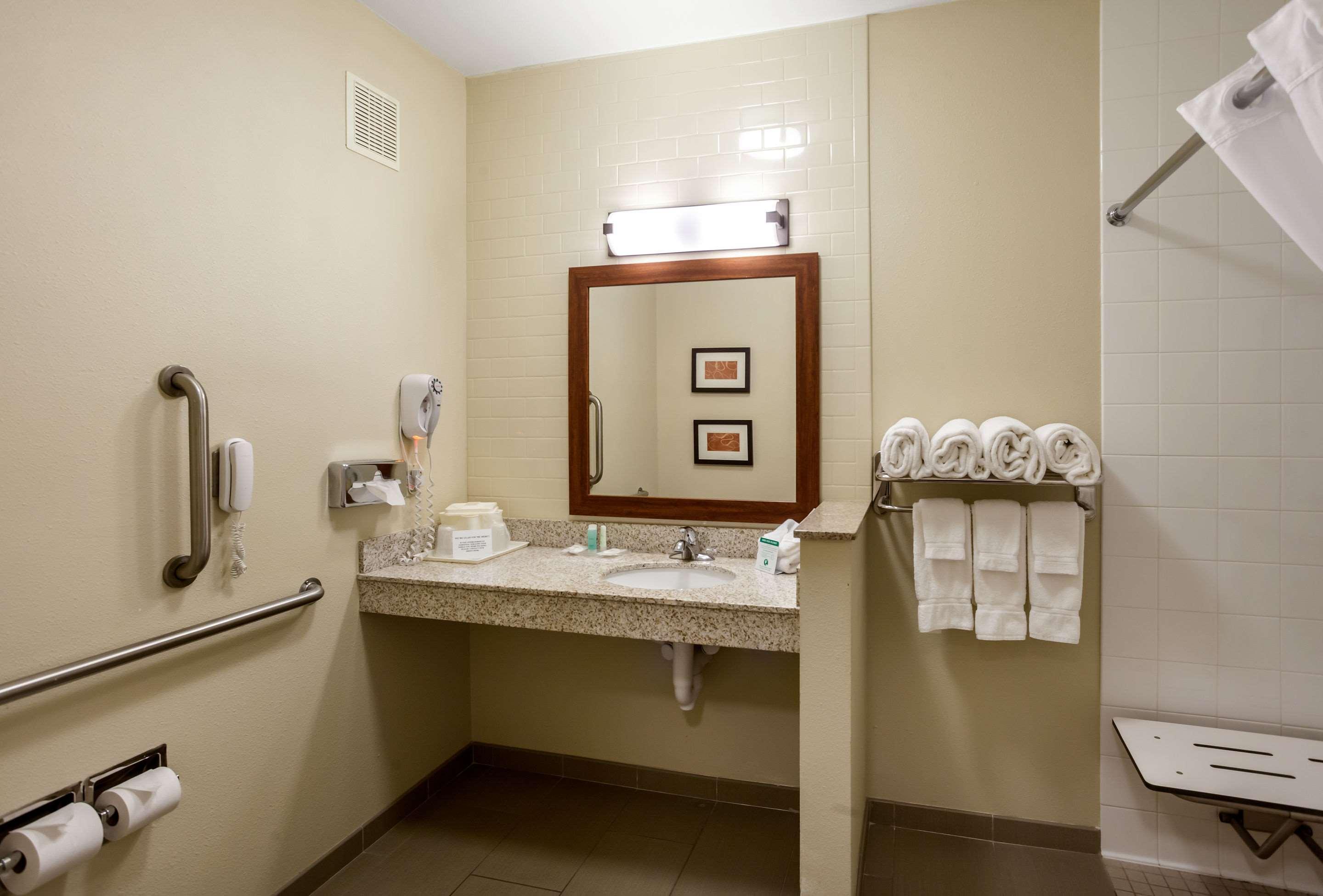 Comfort Suites University Линкольн Экстерьер фото
