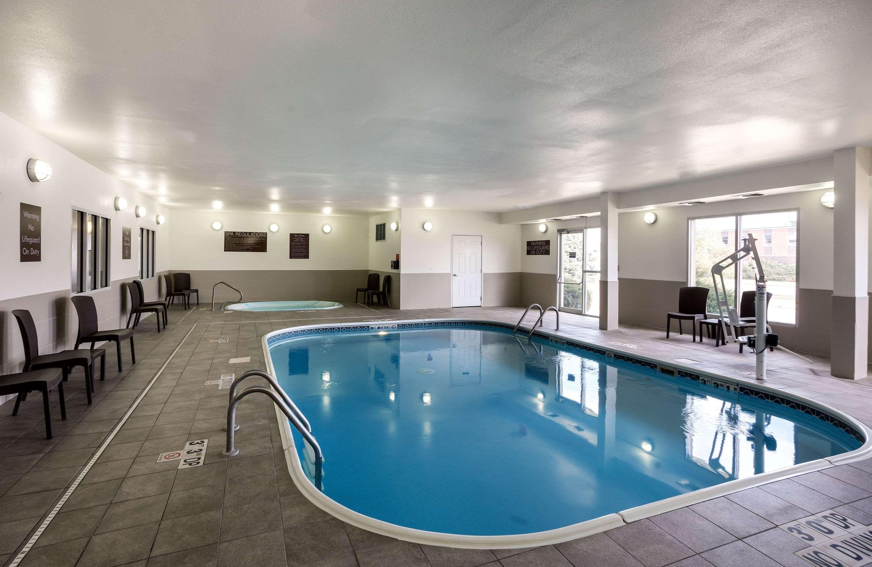 Comfort Suites University Линкольн Экстерьер фото